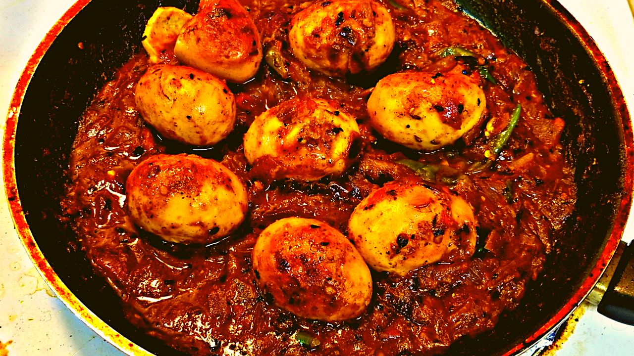 ধাবা স্টাইল ডিমের কারি রেসিপি (Dhaba Style Egg Curry Recipe in Bengali)